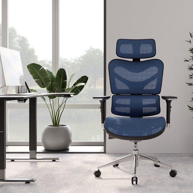 czarno-niebieski fotel ergonomiczny